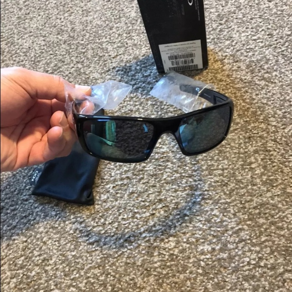 Oakley Crankshaft Sunglasses - Picture 4 of 7